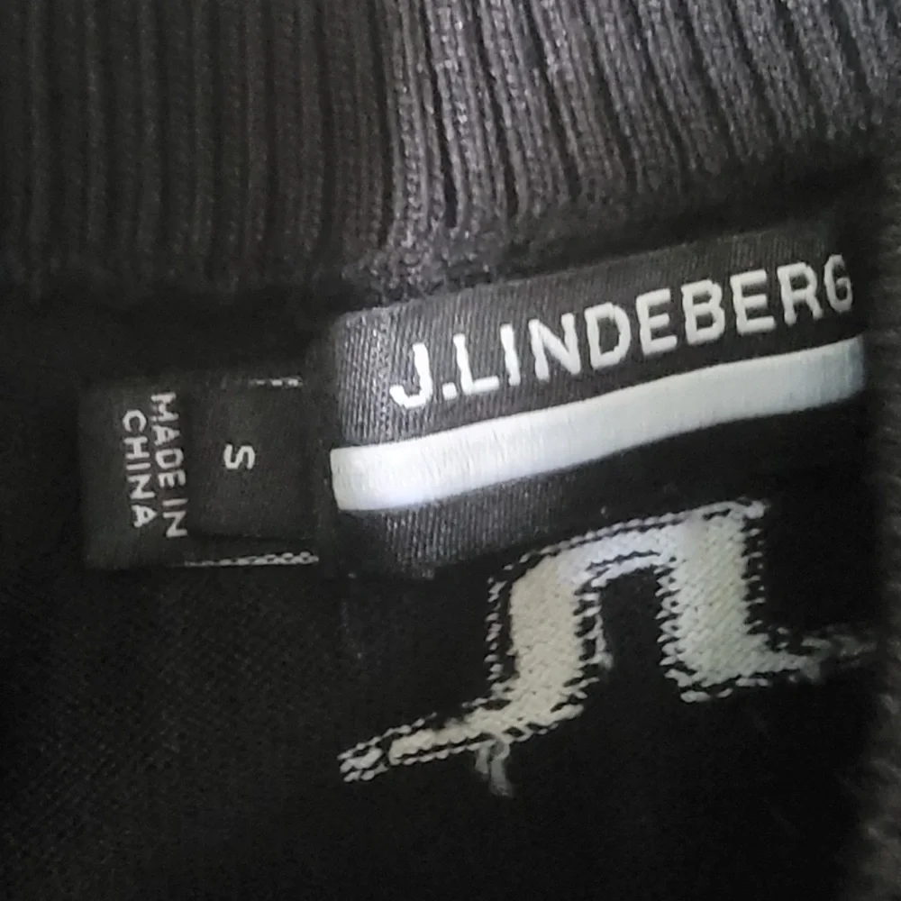 J.Lindeberg Men's Black Crewneck Sweater - Picture 3 of 4